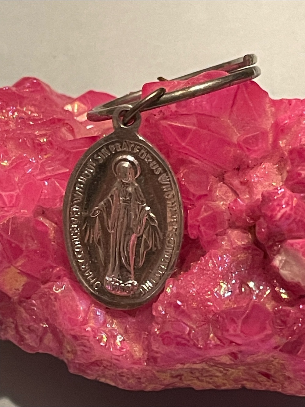 Vintage Virgin Mary Catholic Silver Tone Keychain #7076